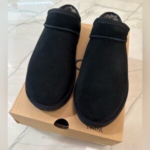 UGG Classic Slippers black, suede size 9